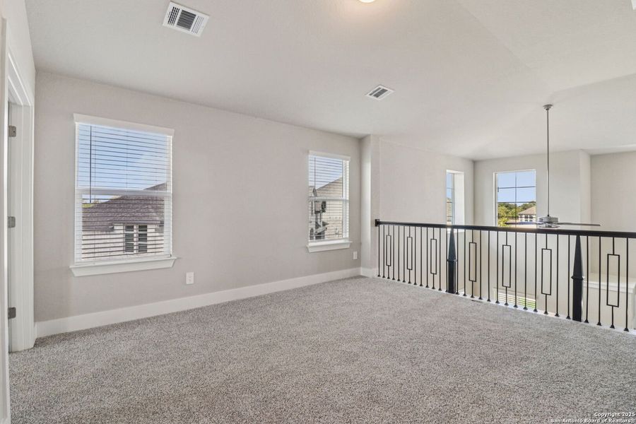 Spacious, unfurnished interior of a new home in Carmel Ranch, Schertz (Image 33). Spacious, unfurnished interior of a new home in Carmel Ranch, Schertz (Image 33).