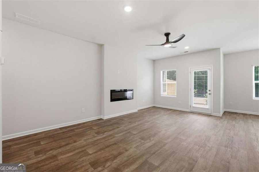Spacious, unfurnished interior of a new home in Parkway James, Snellville (Image 14). Spacious, unfurnished interior of a new home in Parkway James, Snellville (Image 14).