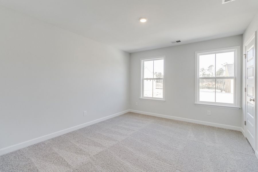 Spacious, unfurnished interior of a new home in Pebble Branch, Chapin (Image 41).