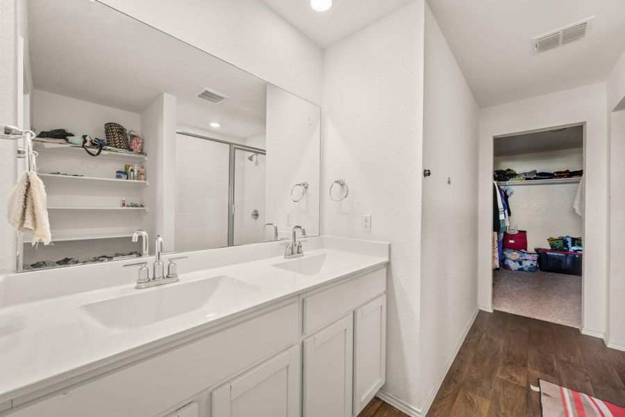 Furnished interior view inside a new home in Palomino, Manor (Image 28). Furnished interior view inside a new home in Palomino, Manor (Image 28).