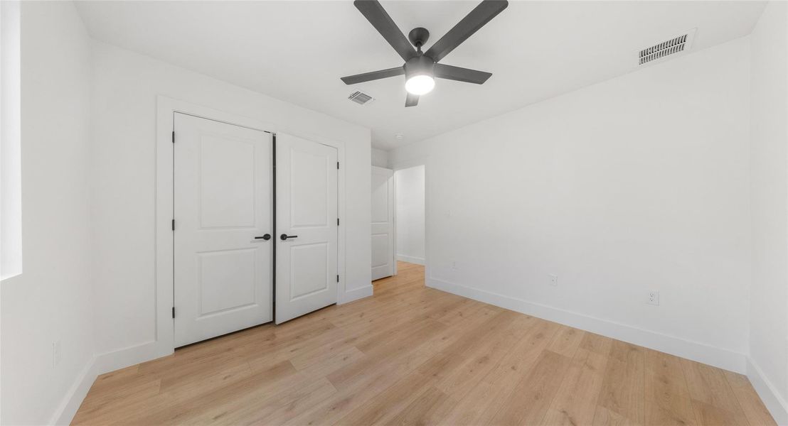 Spacious, unfurnished interior of a new home in , Bastrop (Image 22).