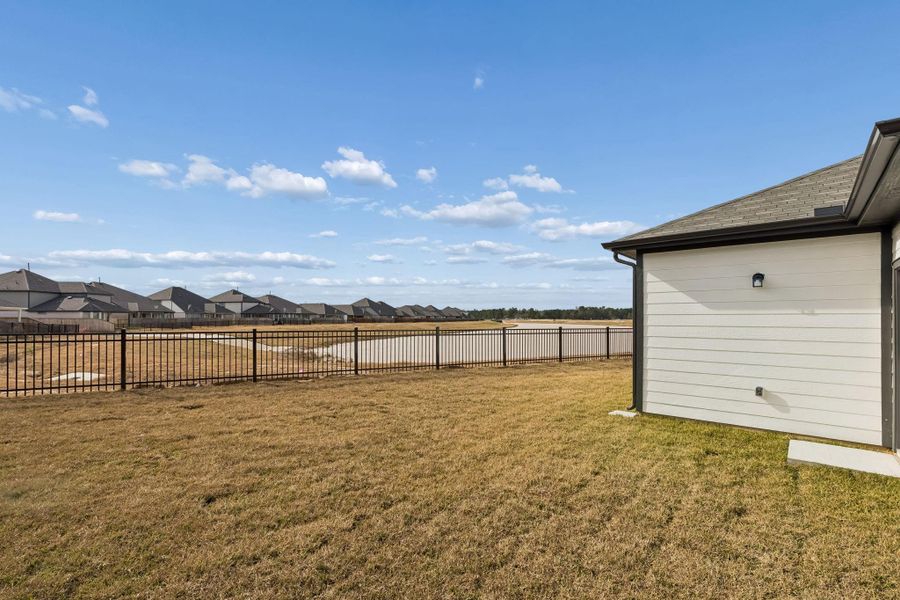 Exterior details and patio area of a home in Mavera, Conroe (Image 3).