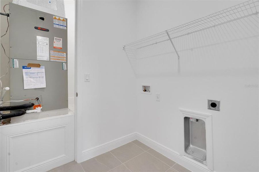 Spacious, unfurnished interior of a new home in Reserve at Hammock Oaks, Lady Lake (Image 27).