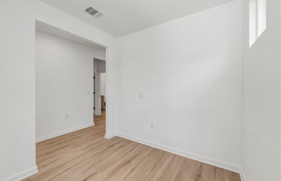 Spacious, unfurnished interior of a new home in Sun City Texas, Georgetown (Image 33).