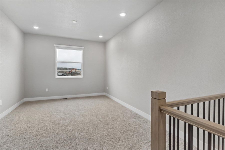 Spacious, unfurnished interior of a new home in Aspen Meadows, Colorado Springs (Image 18). Spacious, unfurnished interior of a new home in Aspen Meadows, Colorado Springs (Image 18).