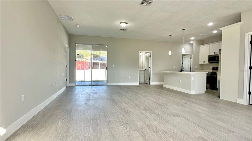 Spacious, unfurnished interior of a new home in , Poinciana (Image 33).