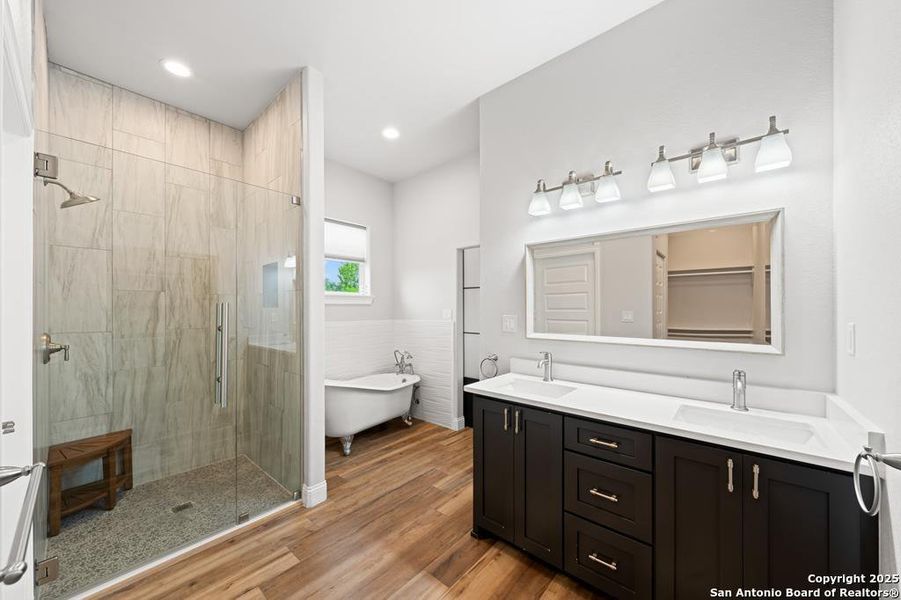 Furnished interior view inside a new home in , Kerrville (Image 15).