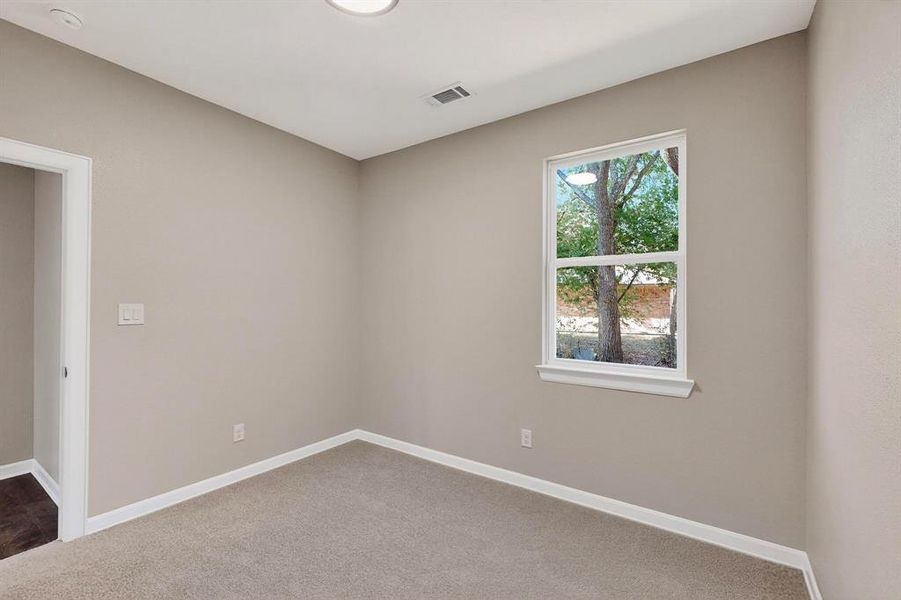 Spacious, unfurnished interior of a new home in , Cooper (Image 10).
