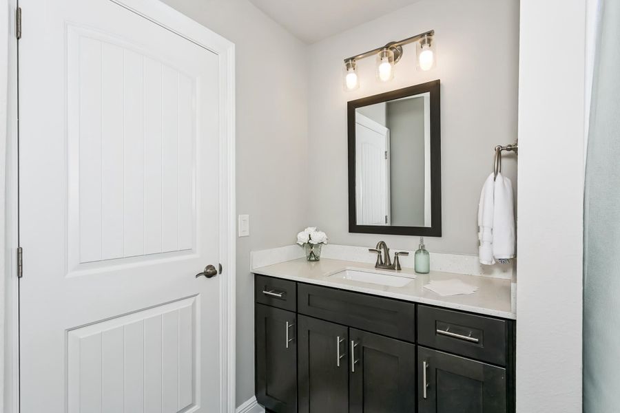 Furnished interior view inside a new home in Buckeyes Landing, Navarre (Image 31).