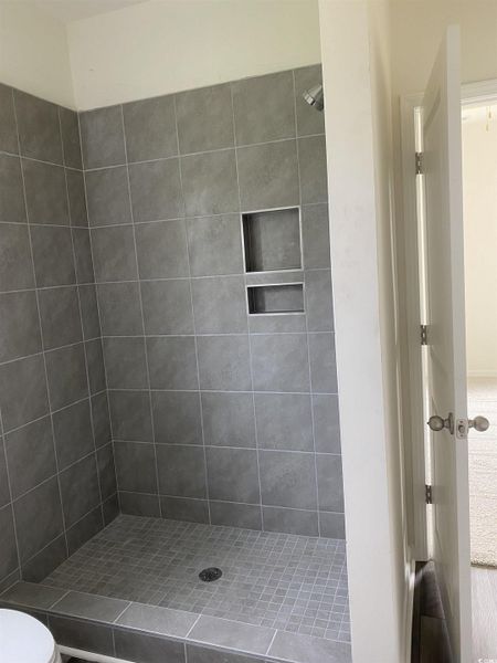 Image 18 of a home in Oak Hollow.