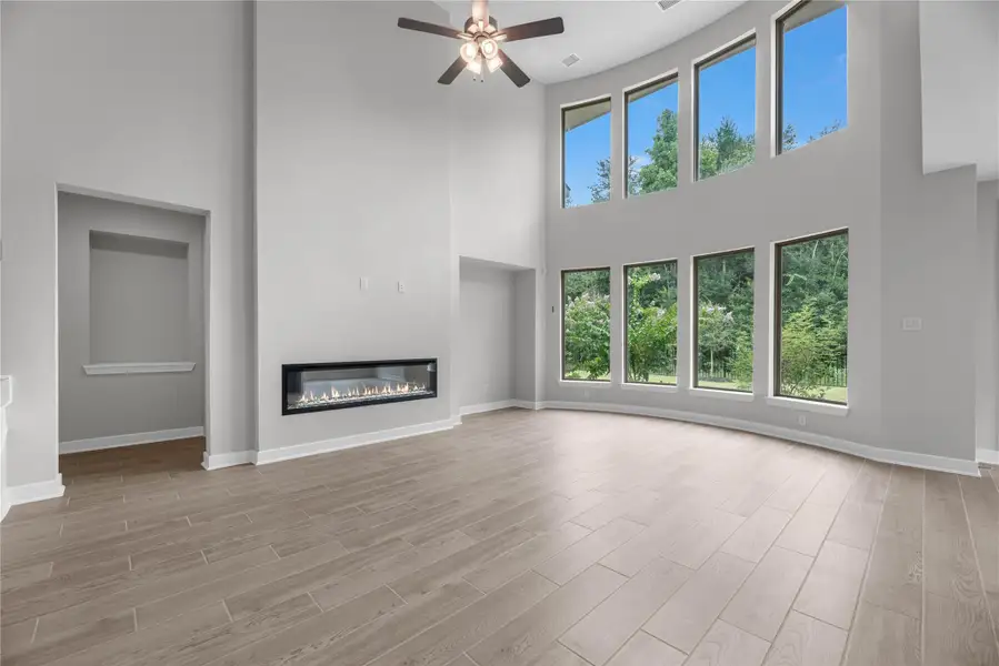 Spacious, unfurnished interior of a new home in The Trails - 60', New Caney (Image 11).