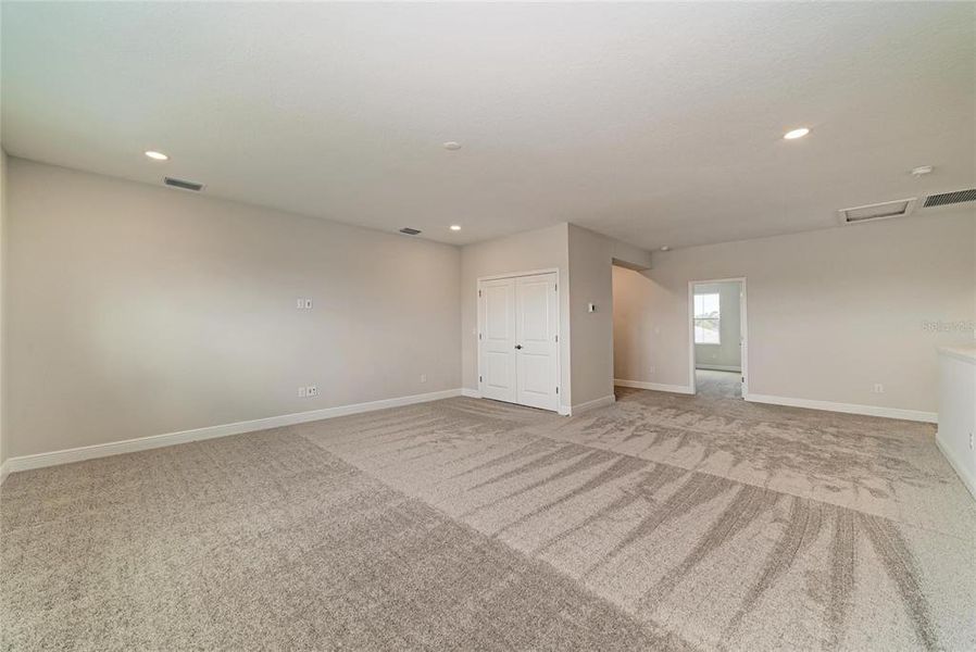 Spacious, unfurnished interior of a new home in North River Ranch, Parrish (Image 46).