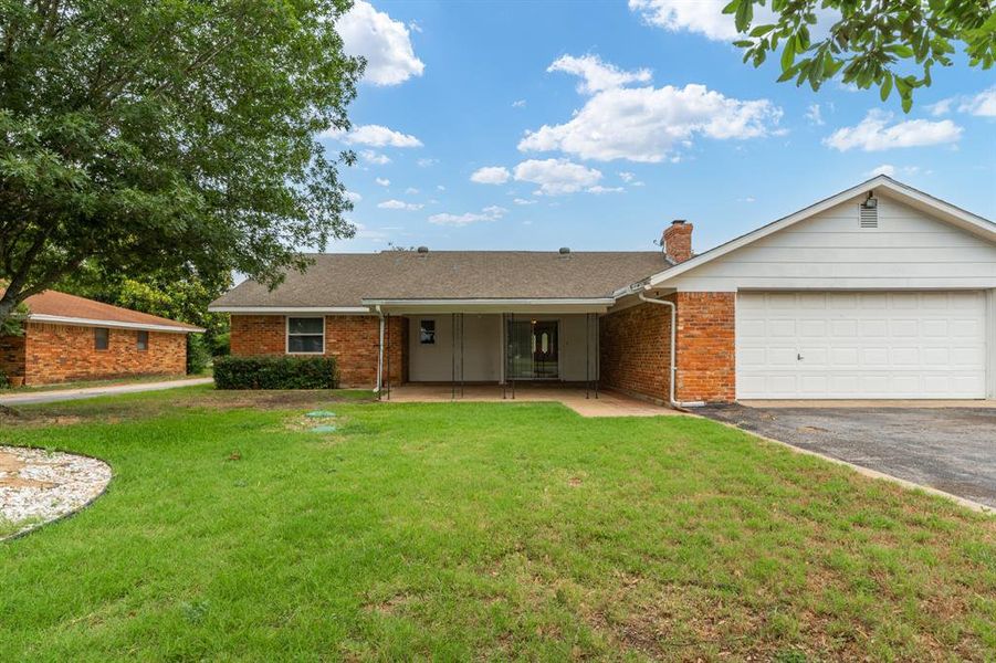 Exterior details and patio area of a home in , Hillsboro (Image 3). Exterior details and patio area of a home in , Hillsboro (Image 3).
