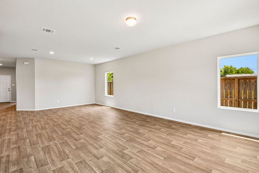 Spacious, unfurnished interior of a new home in Colony at Pinehurst, Pinehurst (Image 15).