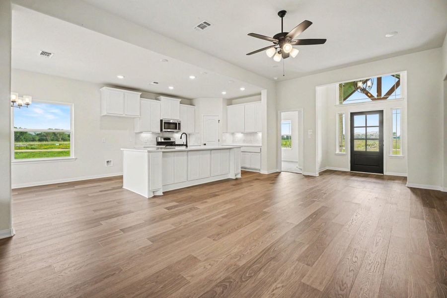 Spacious, unfurnished interior of a new home in Little River Ranch, Bay City (Image 10). Spacious, unfurnished interior of a new home in Little River Ranch, Bay City (Image 10).