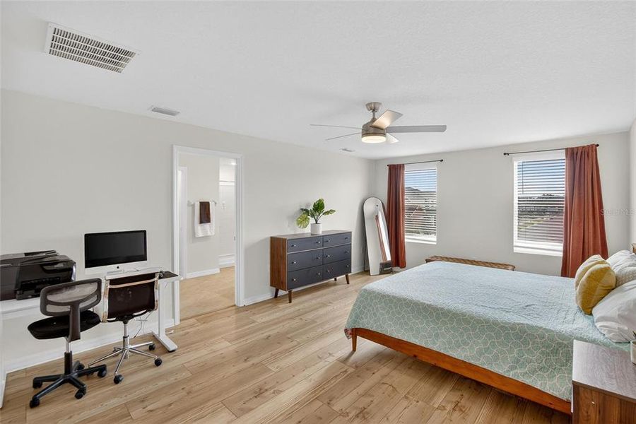 Furnished interior view inside a new home in River Park, Tampa (Image 13).