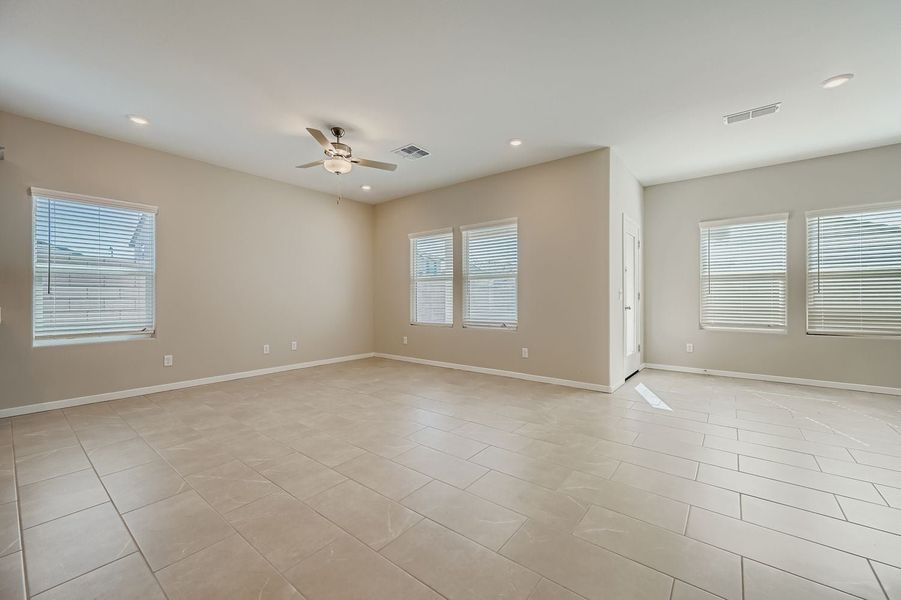 1,705sf New Home in Maricopa, AZ.  - Slide 6