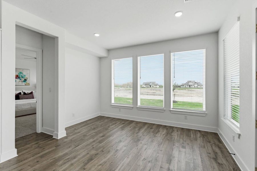 Spacious, unfurnished interior of a new home in Sienna Lakes, San Antonio (Image 47). Spacious, unfurnished interior of a new home in Sienna Lakes, San Antonio (Image 47).