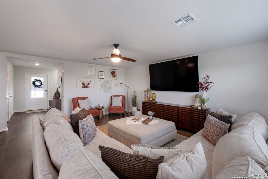 Furnished interior view inside a new home in Red River Ranch, Cibolo (Image 15). Furnished interior view inside a new home in Red River Ranch, Cibolo (Image 15).