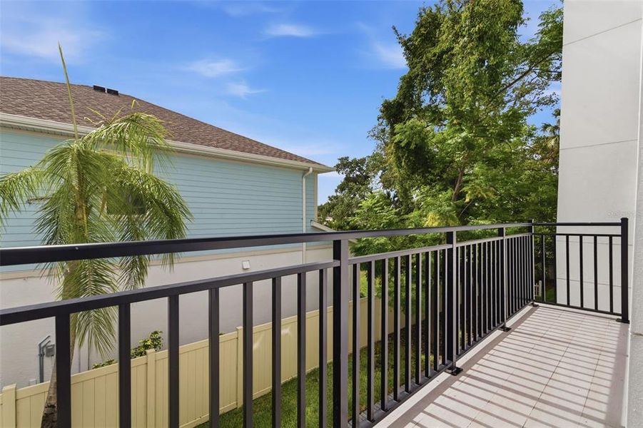 Exterior details and patio area of a home in , Tampa (Image 21).