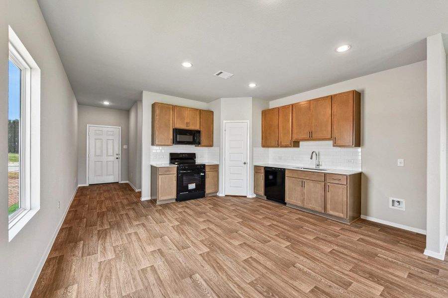 Furnished interior view inside a new home in Cascade, Liberty Hill (Image 9).