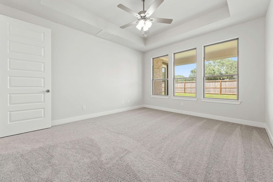 Representative image. Features, selections and colors may vary.