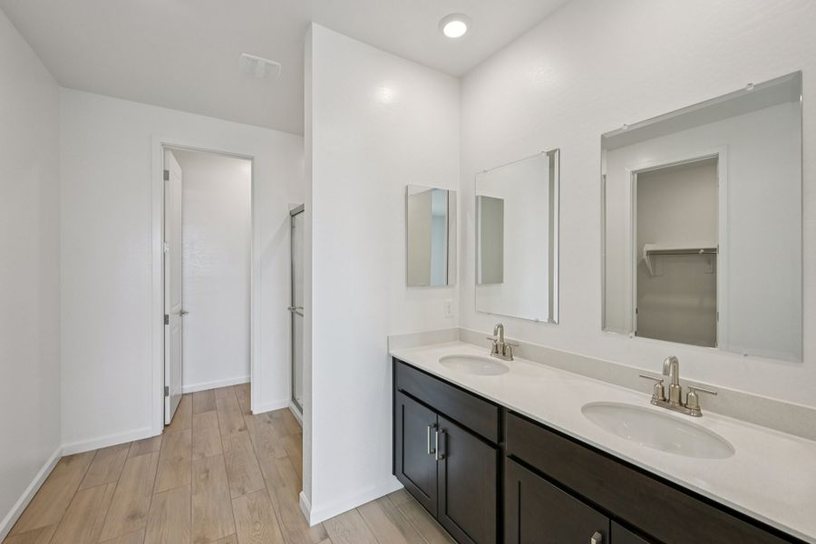 Primary bath. Finishes and options may vary by community