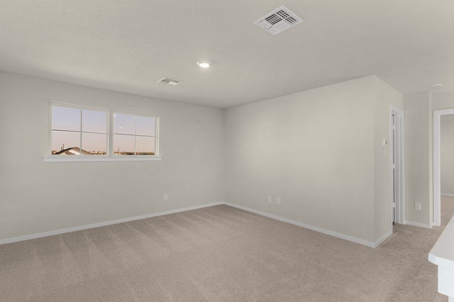 Spacious, unfurnished interior of a new home in Briarwood, Elgin (Image 23).