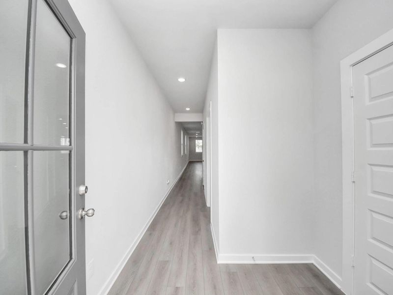 Spacious, unfurnished interior of a new home in Robins Landing, Houston (Image 20). Spacious, unfurnished interior of a new home in Robins Landing, Houston (Image 20).