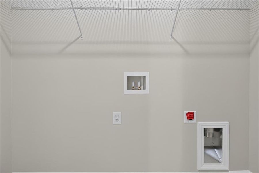Spacious, unfurnished interior of a new home in , Athens (Image 41).