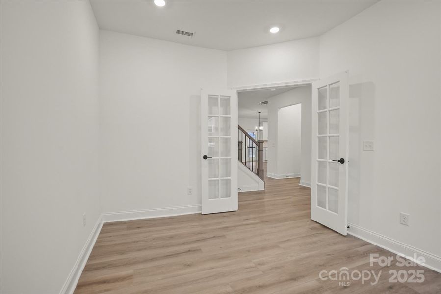 Spacious, unfurnished interior of a new home in Forest Creek, Waxhaw (Image 17).