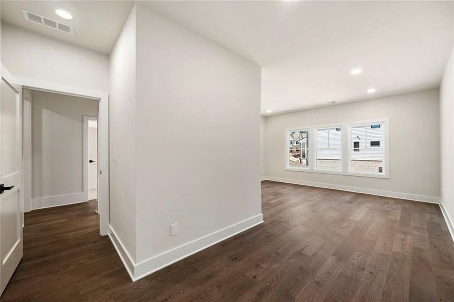 Spacious, unfurnished interior of a new home in , Decatur (Image 111).