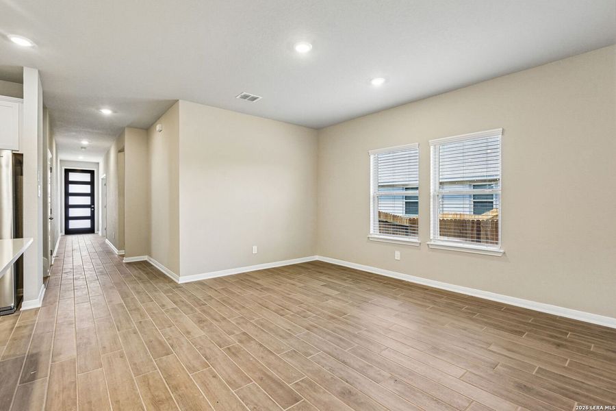 Spacious, unfurnished interior of a new home in Royal Crest, San Antonio (Image 49).