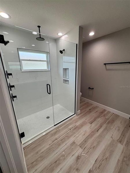 Spacious, unfurnished interior of a new home in , Cape Coral (Image 7).