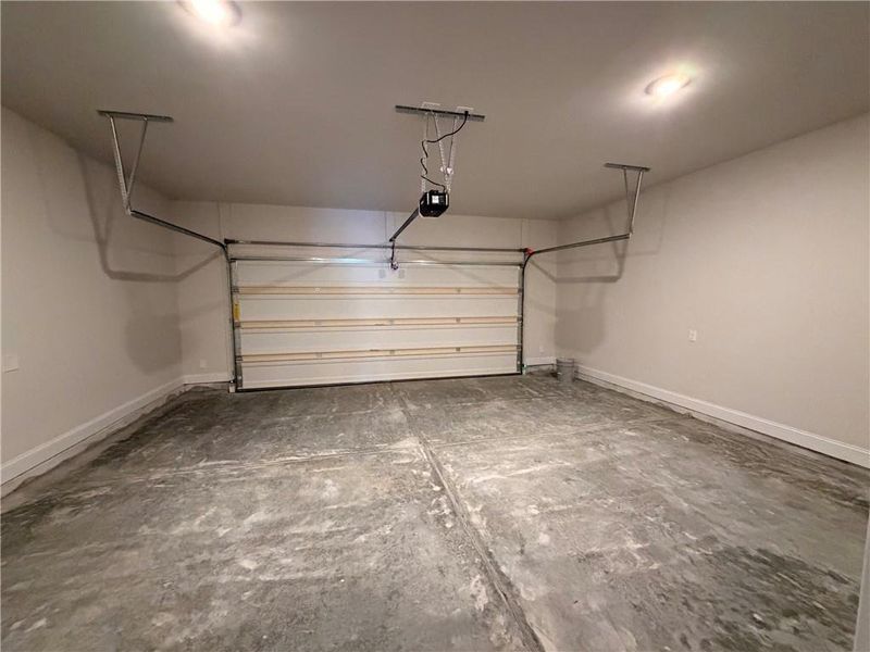 Spacious, unfurnished interior of a new home in Magnolia Villas, Cornelia (Image 21).