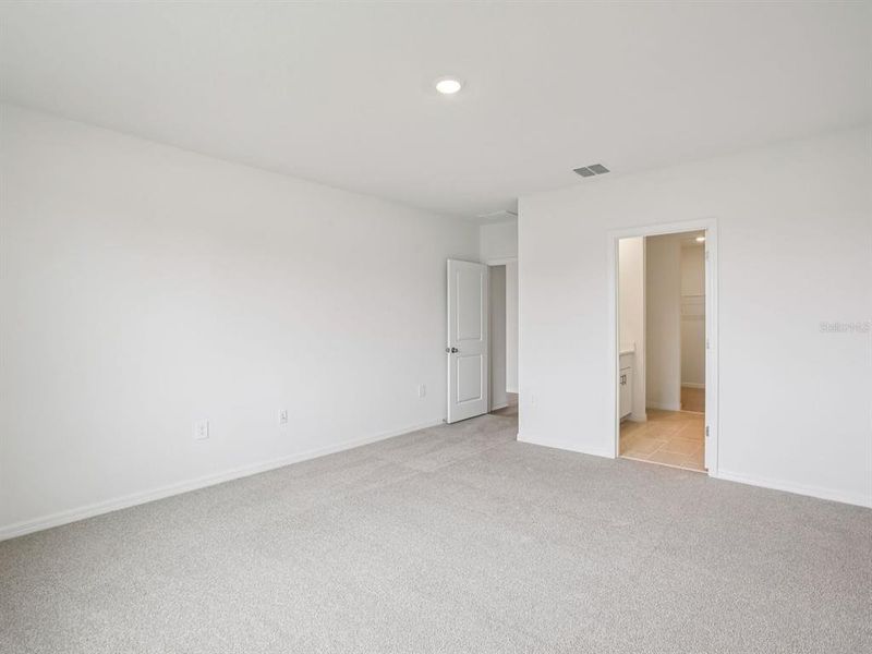 Spacious, unfurnished interior of a new home in Oakfield Trails - Classic Series, Parrish (Image 19).