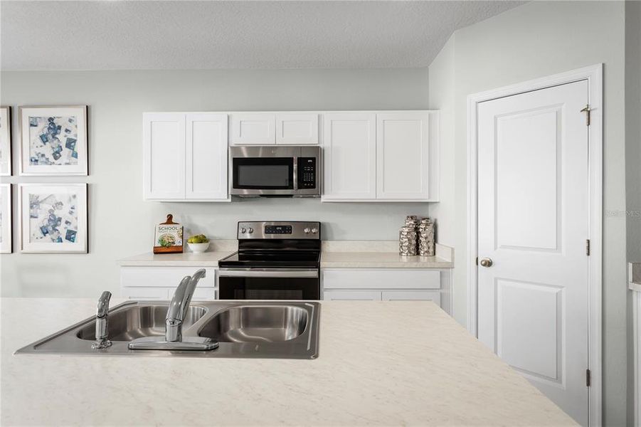 Furnished interior view inside a new home in Hillwood Preserve, Bradenton (Image 7).