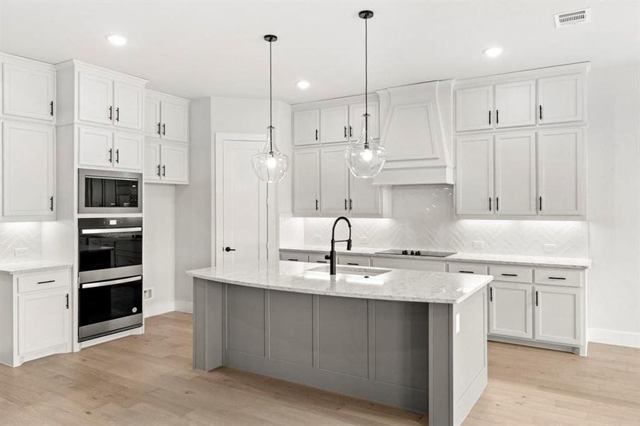 23. 160 Waterview - Kitchen (2)