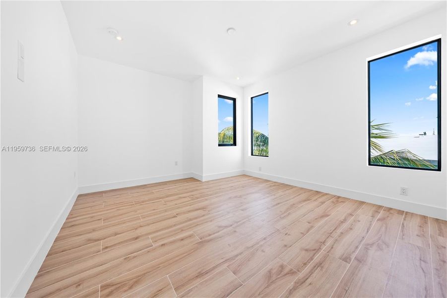 Spacious, unfurnished interior of a new home in , Tavernier (Image 39). Spacious, unfurnished interior of a new home in , Tavernier (Image 39).