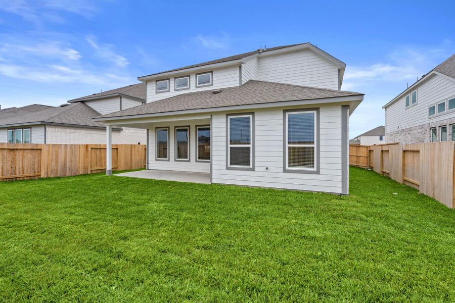 Exterior details and patio area of a home in Huntington Place, Rosharon (Image 15). Exterior details and patio area of a home in Huntington Place, Rosharon (Image 15).