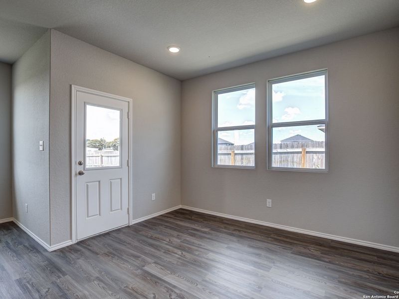 Spacious, unfurnished interior of a new home in Hannah Heights, Seguin (Image 16).