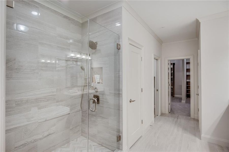 Spacious, unfurnished interior of a new home in Laurel View, Suwanee (Image 20).