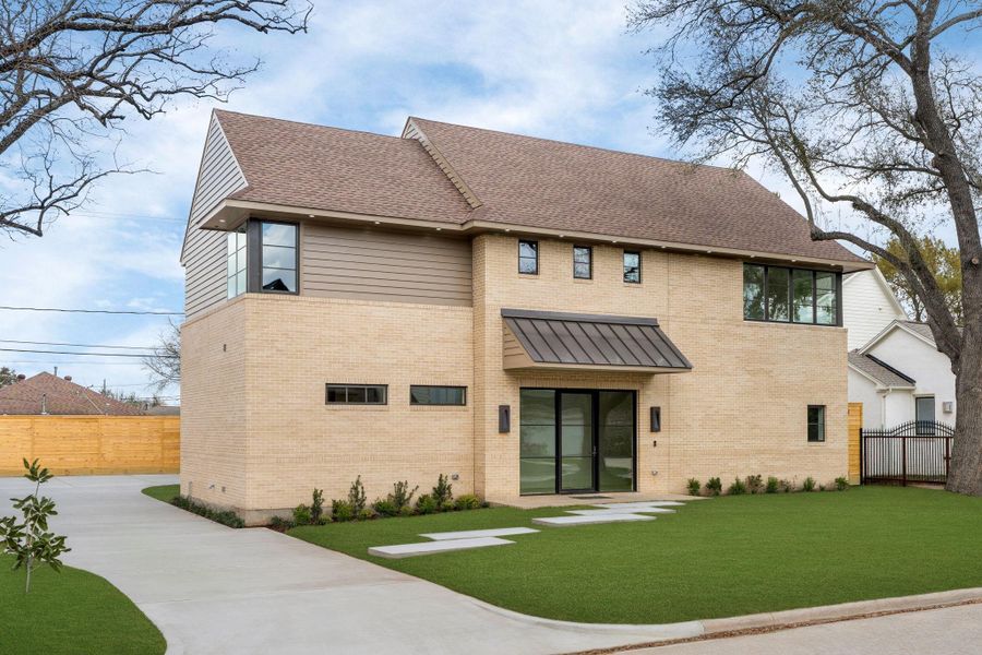 Front exterior of a new home in , Houston, TX, highlighting curb appeal (Image 2). Front exterior of a new home in , Houston, TX, highlighting curb appeal (Image 2).