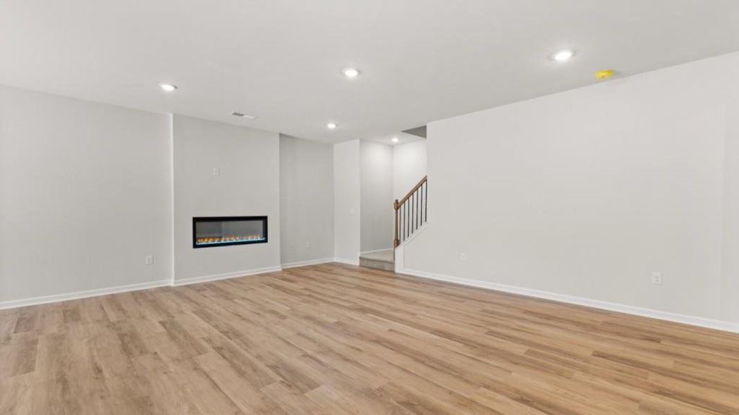 Spacious, unfurnished interior of a new home in Village at Pine Valley, Gainesville (Image 23).