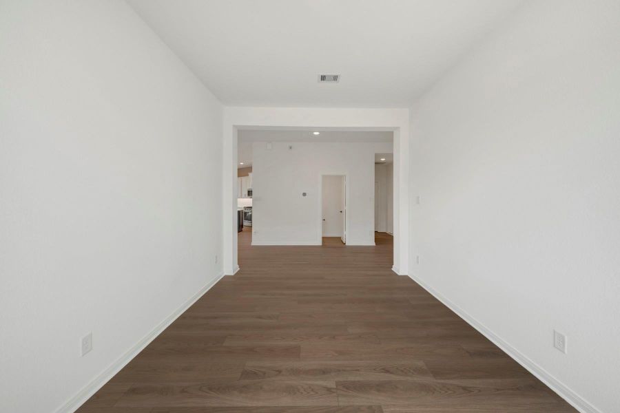 Spacious, unfurnished interior of a new home in The Grand Prairie 50’, Hockley (Image 19).