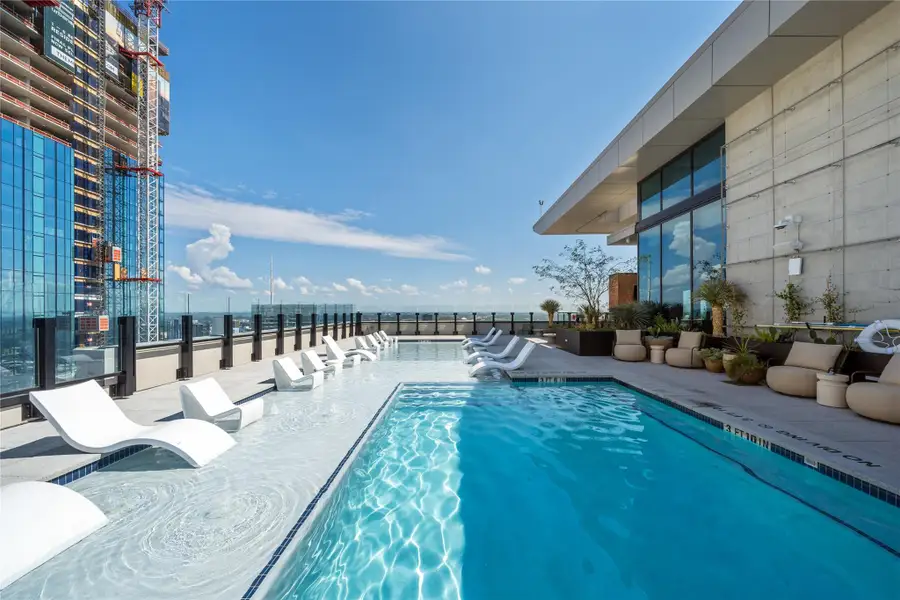 Condo located in Austin, TX showcasing its design and architecture (Image 5).