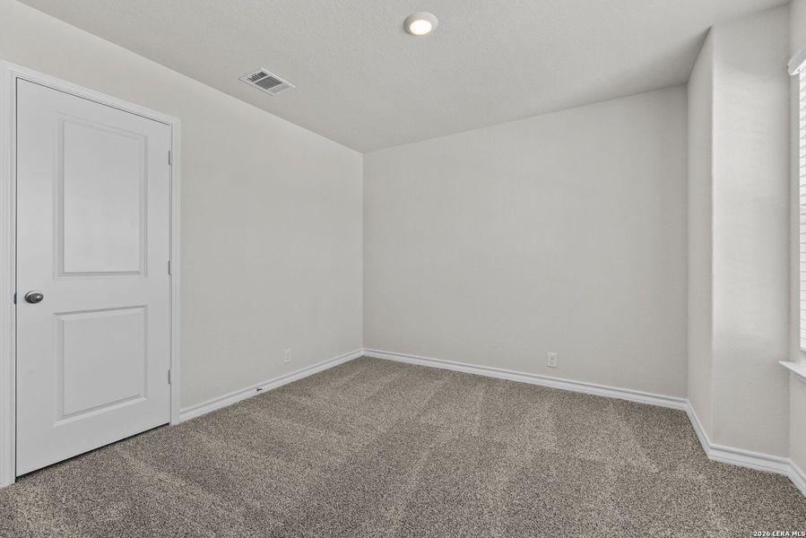 Spacious, unfurnished interior of a new home in Redbird Ranch, San Antonio (Image 27).