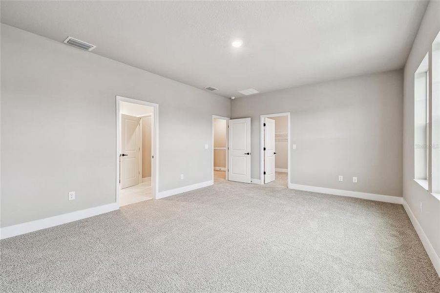 Spacious, unfurnished interior of a new home in Chapel Crossings - Garden Series, Wesley Chapel (Image 20).