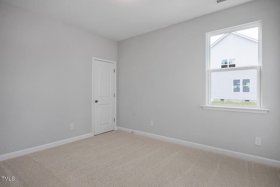 Spacious, unfurnished interior of a new home in Tobacco Road, Angier (Image 17).