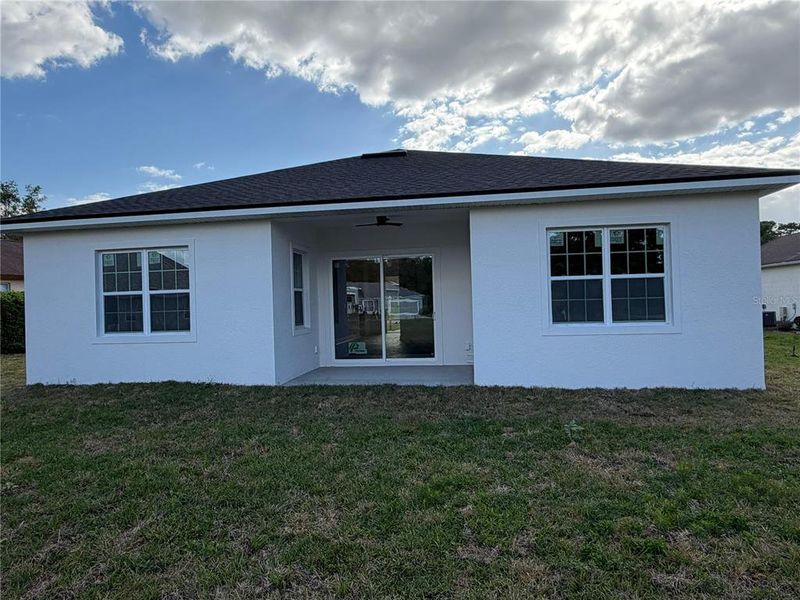 Exterior details and patio area of a home in , Beverly Hills (Image 16).